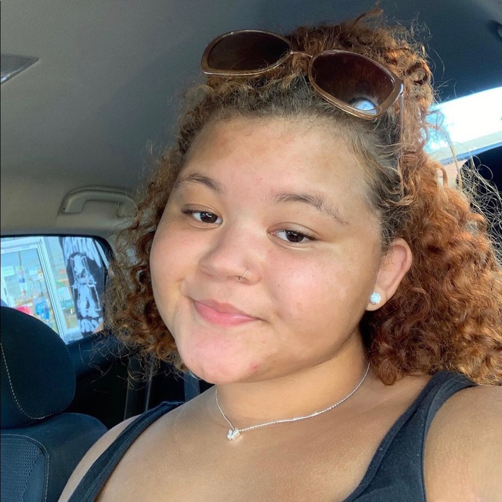 Meet your Posher, Lilly